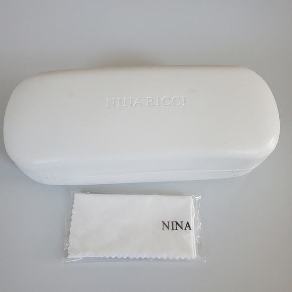 Nina Ricci sunglasses case - Picture 1 of 6